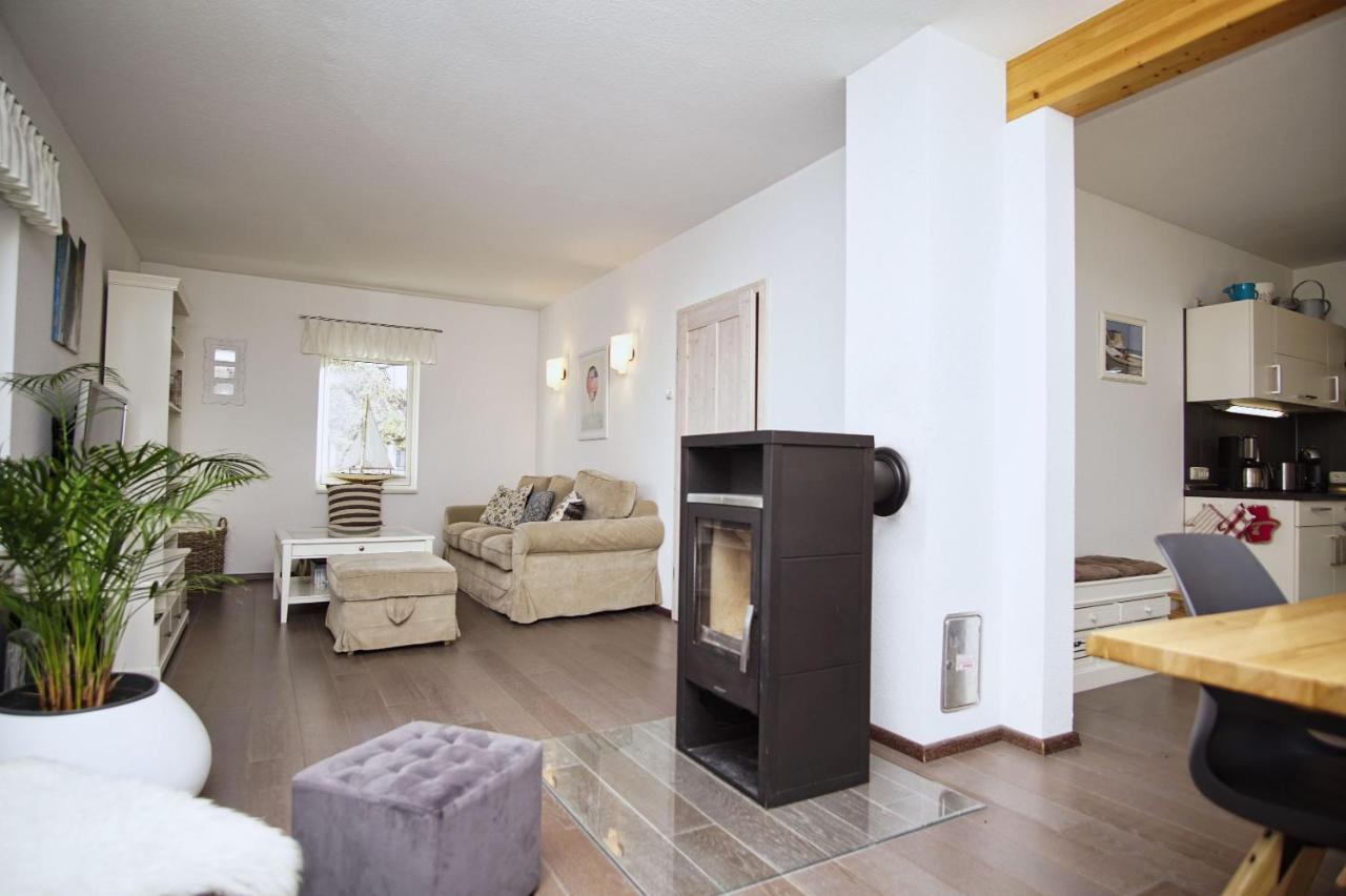 Komfortables Haus Mit Kamin, Sauna, Garten, Terrasse - Ferienhaus Sternschnuppe Wiek auf Rügen 외부 사진