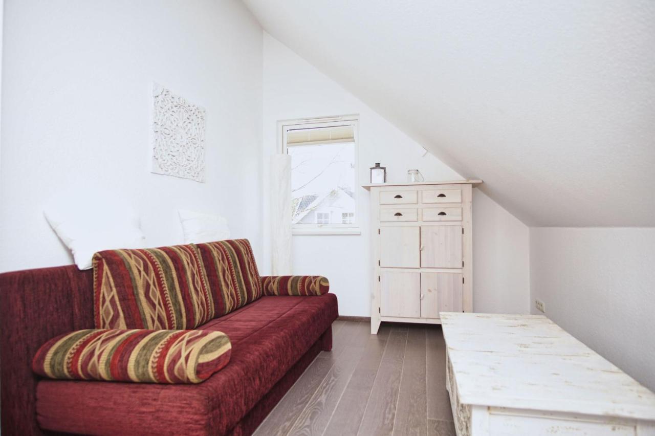 Komfortables Haus Mit Kamin, Sauna, Garten, Terrasse - Ferienhaus Sternschnuppe Wiek auf Rügen 외부 사진