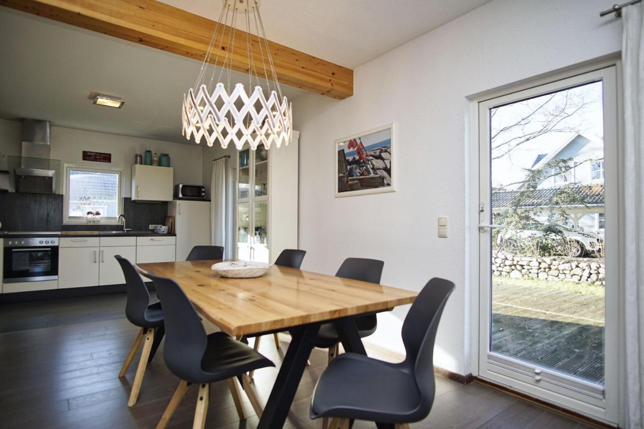 Komfortables Haus Mit Kamin, Sauna, Garten, Terrasse - Ferienhaus Sternschnuppe Wiek auf Rügen 외부 사진
